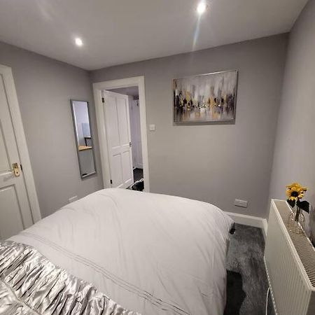 2 Kilkerran Road Apartment Кембелтаун Екстериор снимка