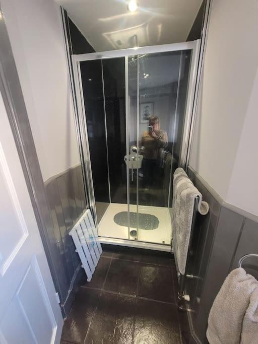 2 Kilkerran Road Apartment Кембелтаун Екстериор снимка