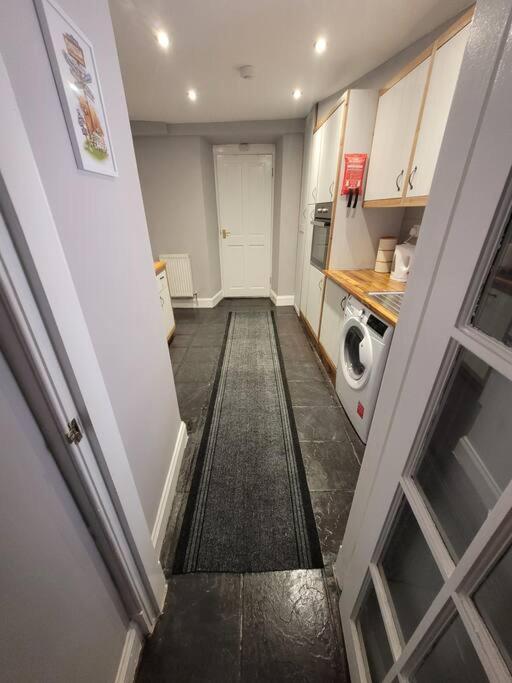 2 Kilkerran Road Apartment Кембелтаун Екстериор снимка