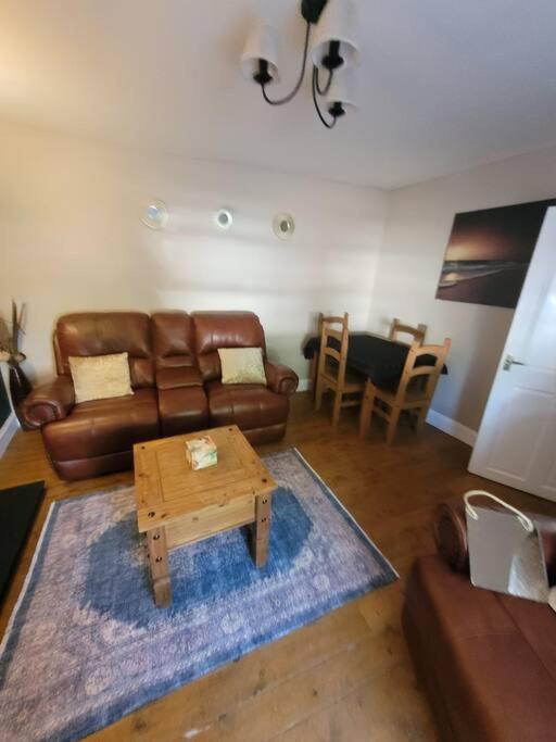 2 Kilkerran Road Apartment Кембелтаун Екстериор снимка